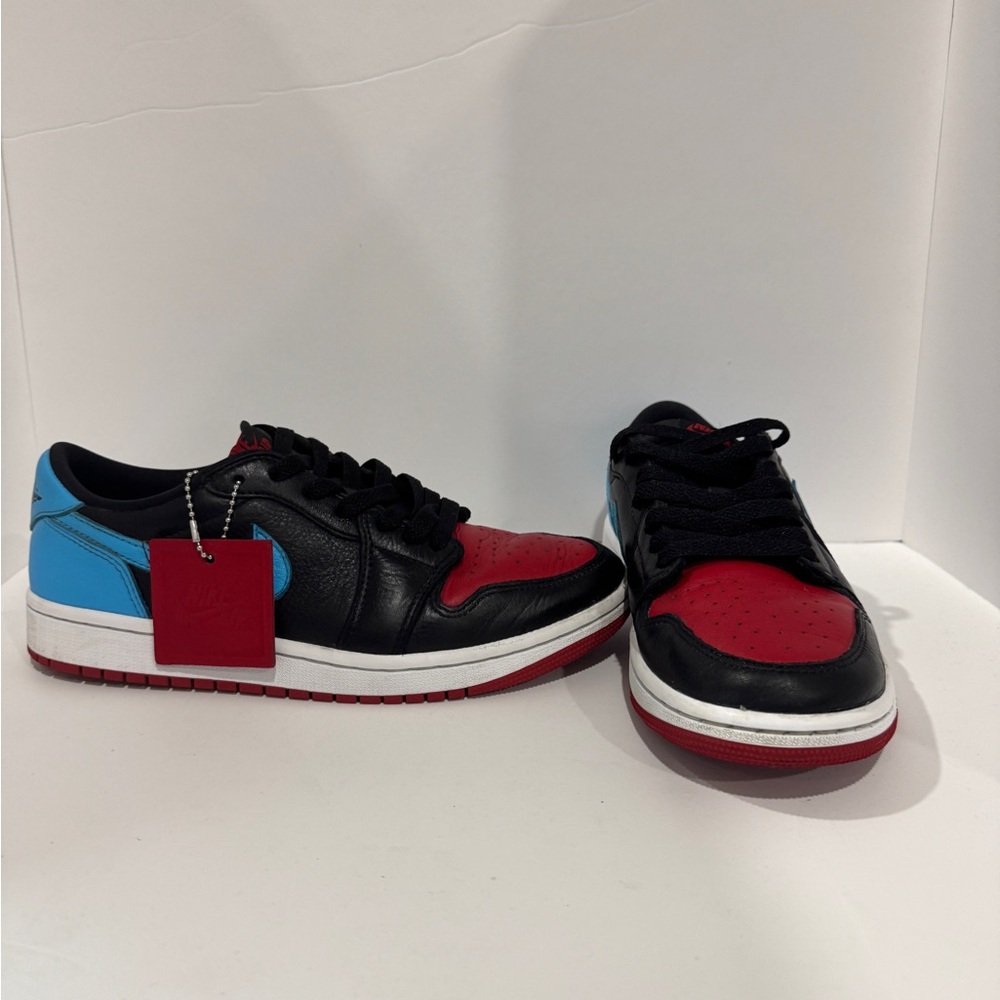 Air Jordan 1 low OG UNC to Chicago WMNS 8. Retro Nike Sneakers.